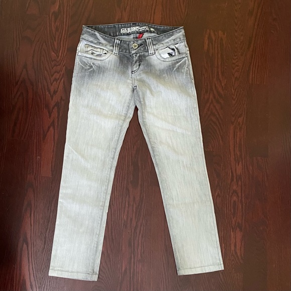 Low rise guess jeansđź‘– - Picture 2 of 5